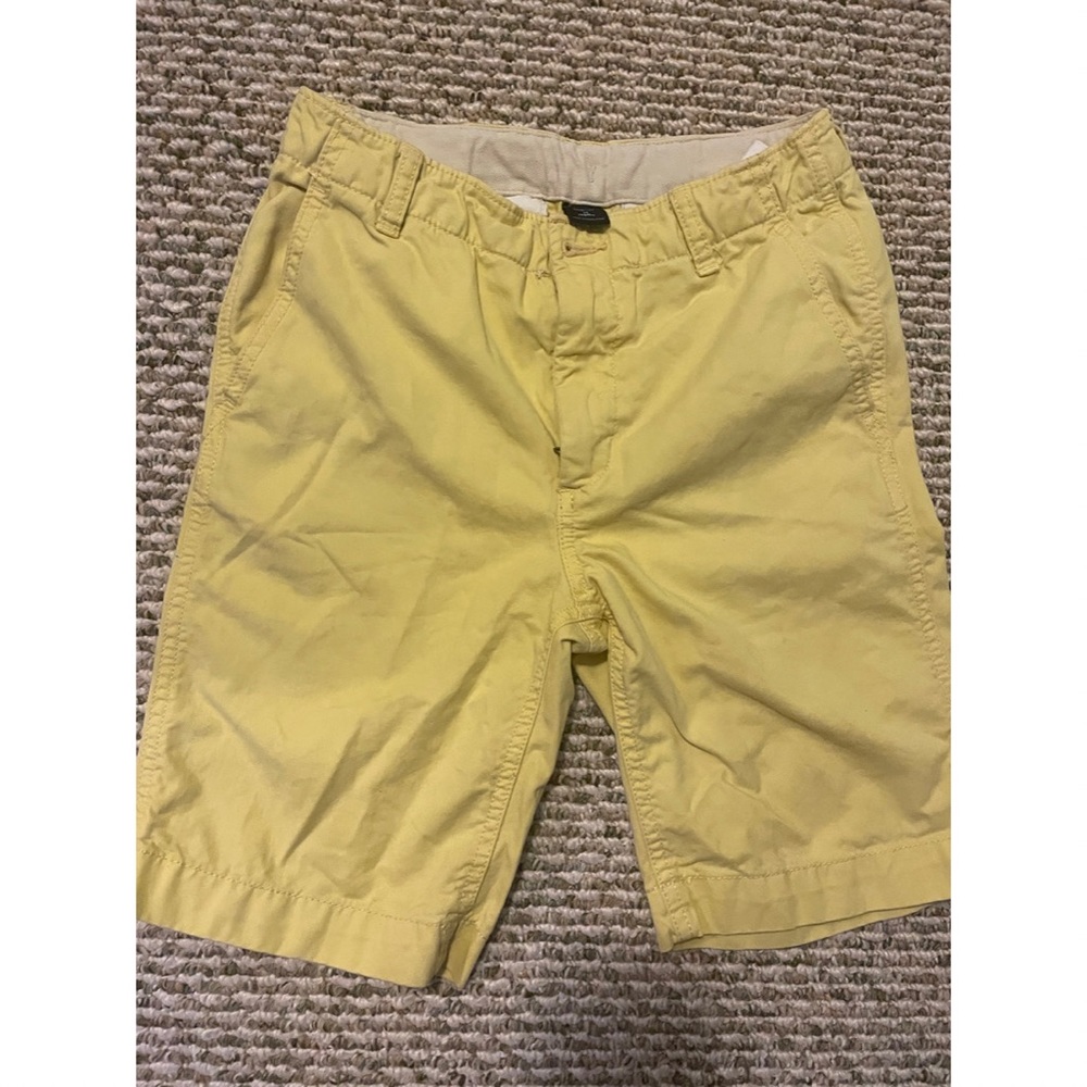 Gap Yellow boys Size 10 khaki shorts in hood preowned condition